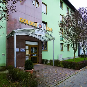 Perlach Allee By Blattl Munich